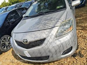 Toyota Yaris 2012 Silver