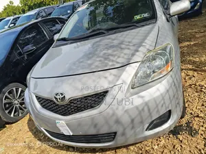 Toyota Yaris 2012 Silver