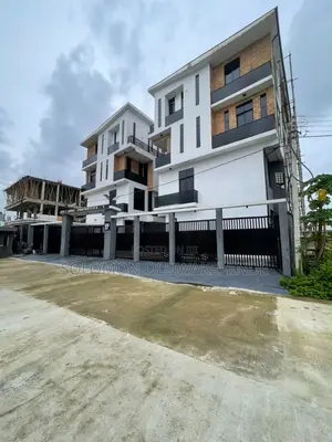 4bdrm Townhouse/Terrace in Chevron for sale