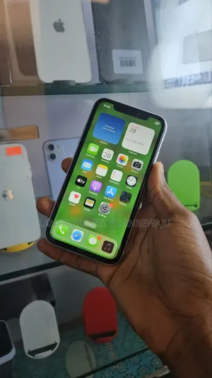 Apple iPhone XR 64 GB White