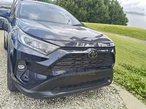 Toyota RAV4 XLE FWD 2020 Blue