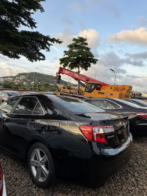 Toyota Camry SE 4dr Sedan (2.5L 4cyl 6A) 2013 Black