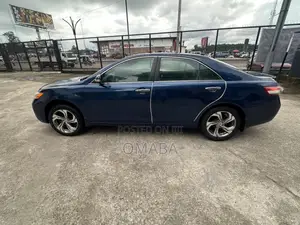 Toyota Camry XLE 4dr Sedan (2.5L 4cyl 6AM) 2010 Blue