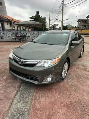 Toyota Camry XLE V6 4dr Sedan (3.5L 6cyl 6A) 2012 Green