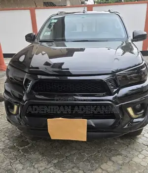 Toyota Hilux 2019 Black