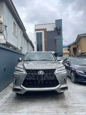Lexus LX 570 (5 seats) AWD 2018 Gold