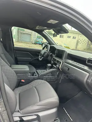 Toyota Tacoma TRD Sport Double Cab 4WD 5.0 ft. SB (Automatic) 2025 Gray
