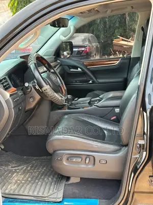 Lexus LX 570 (5 seats) AWD 2017 Black