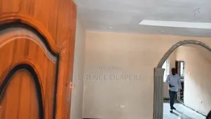 2bdrm Block of Flats in Aba Pan, Akala Express for rent