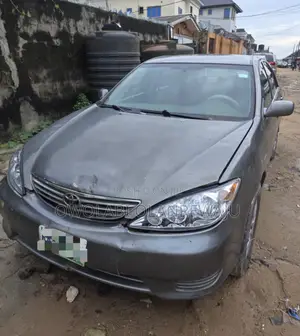 Toyota Camry 2006 Gray