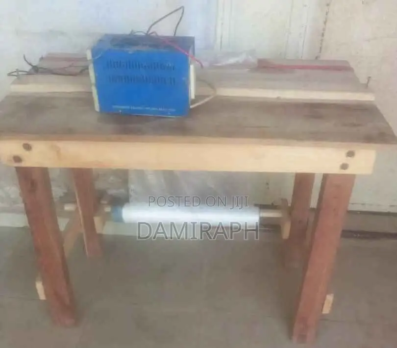 Manual Cutting and Sealing Machine