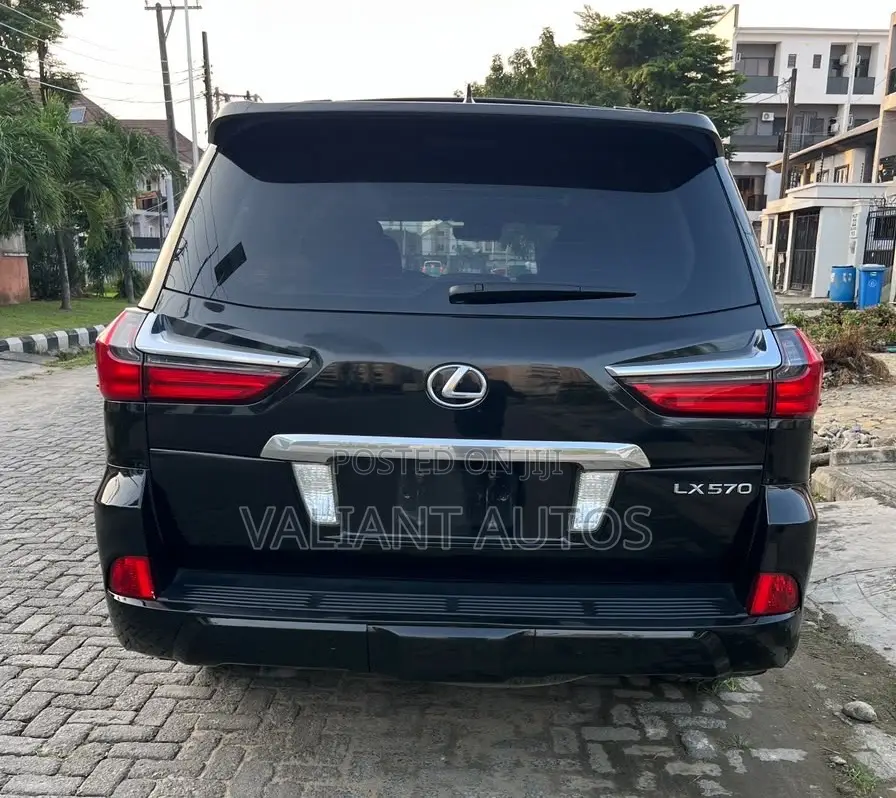 Lexus LX 2016 Black