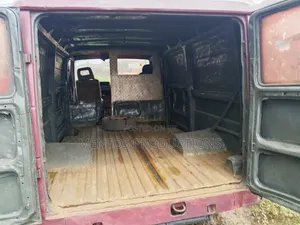 Volkswagen LT 1992 Red