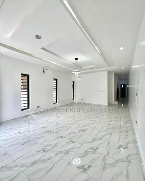 4bdrm Duplex in Chevron for rent