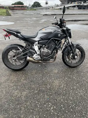 Yamaha 2018 Black