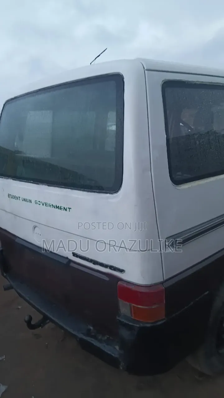 Volkswagen Transporter 2005 White