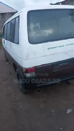 Volkswagen Transporter 2005 White