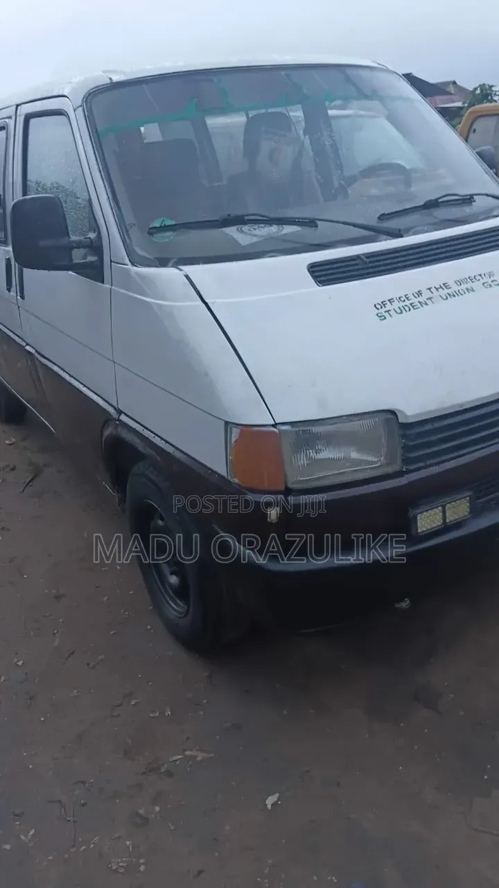 Volkswagen Transporter 2005 White