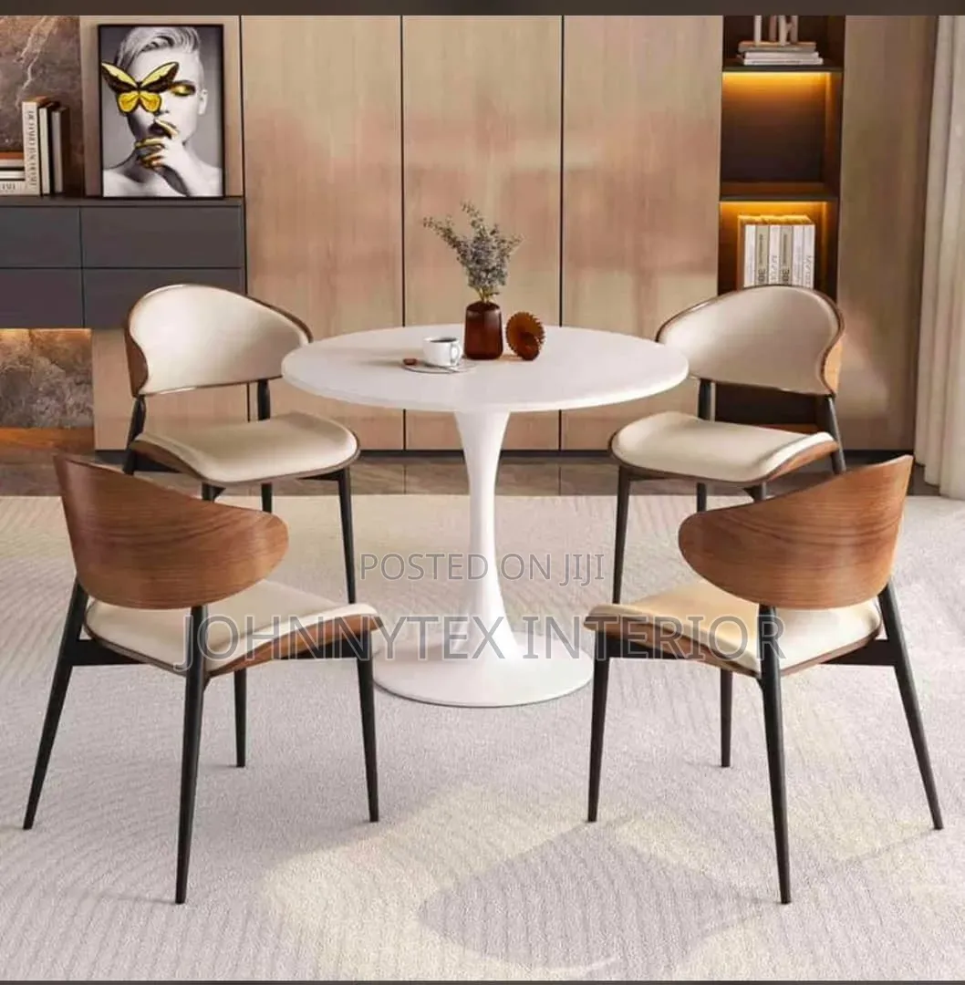 Ceremics Dining Table With 6 Seaters