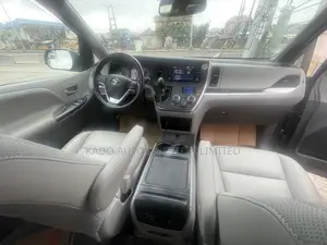 Toyota Sienna 2018 Gray