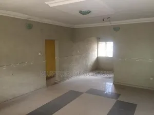 11bdrm Block of Flats in Ikorodu Garage for sale