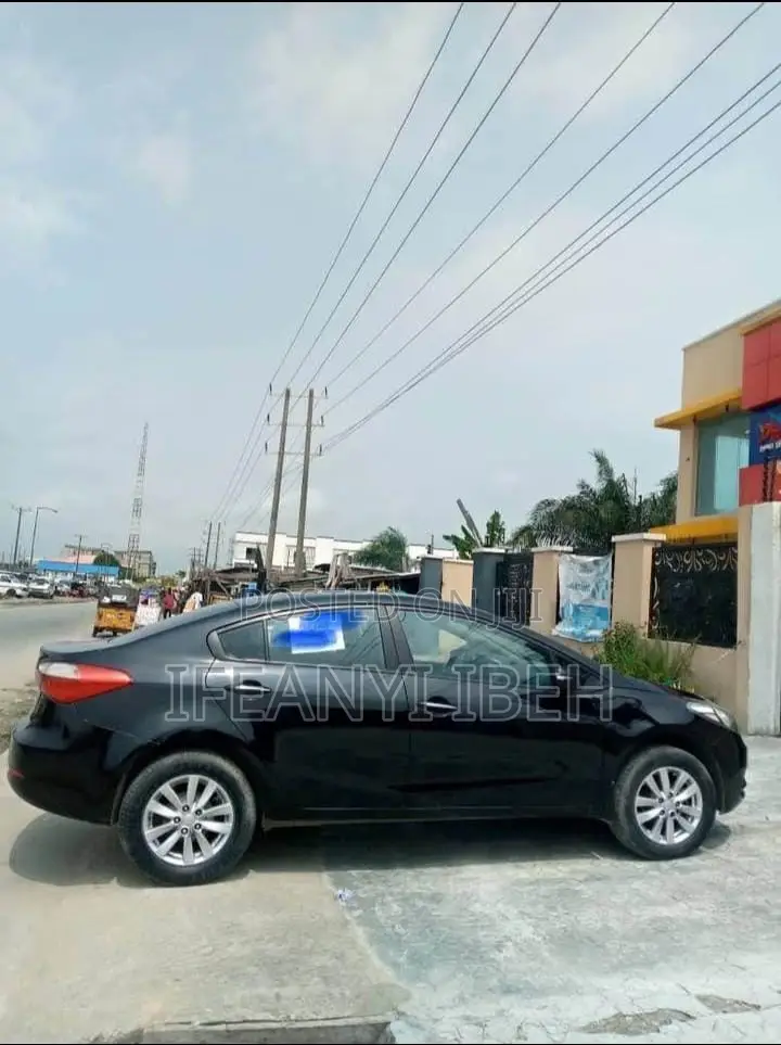 Kia Cerato 2013 Black