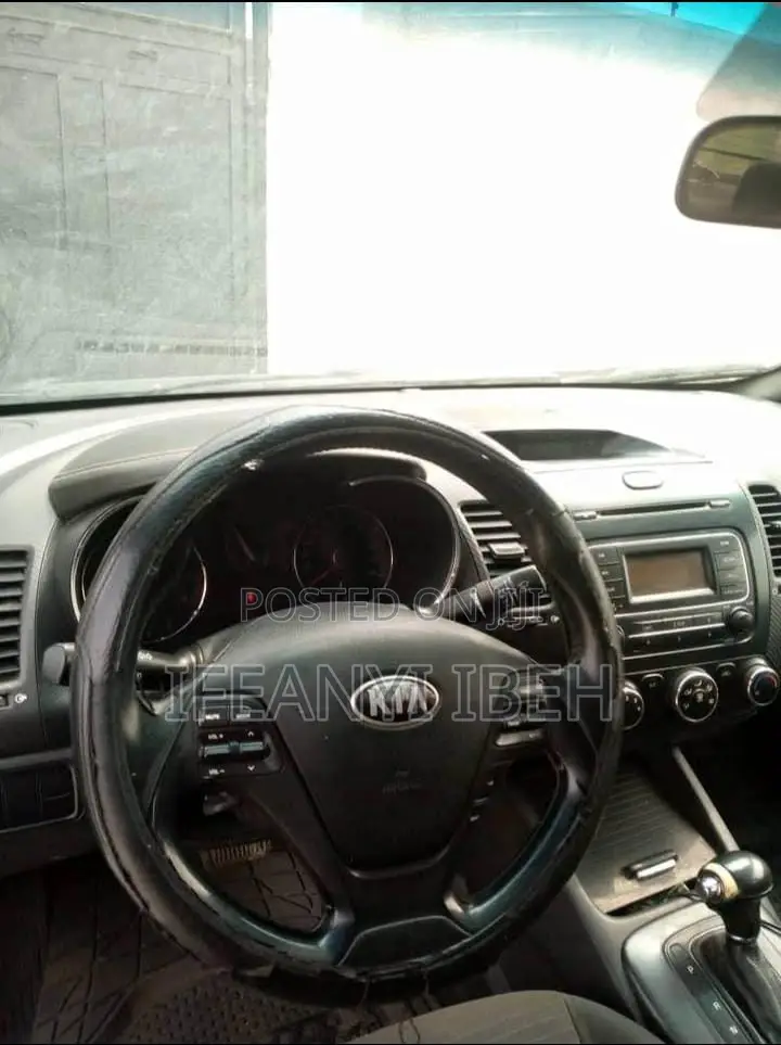 Kia Cerato 2013 Black