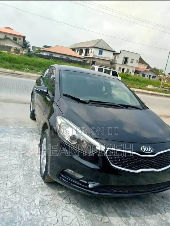 Kia Cerato 2013 Black