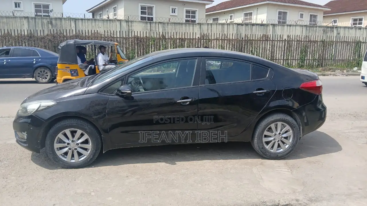 Kia Cerato 2013 Black