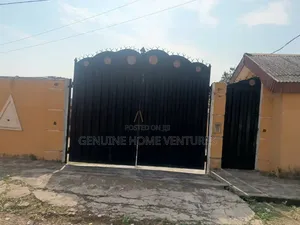 6bdrm Bungalow in Agric for sale
