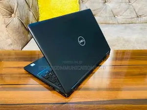 Laptop Dell Latitude 15 5580 8GB Intel Core Ultra 7 SSD 256GB
