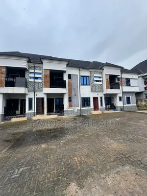 2bdrm Block of Flats in Okhuoromi Off for sale