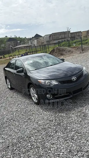 Toyota Camry SE 4dr Sedan (2.5L 4cyl 6A) 2013 Blue