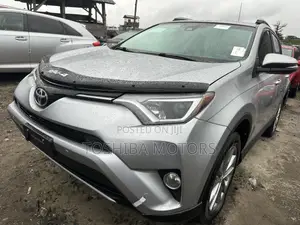 Toyota RAV4 Limited AWD (2.5L 4cyl 6A) 2016 Silver