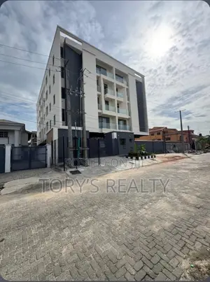 3bdrm Apartment in Lekki Phase 1 for rent
