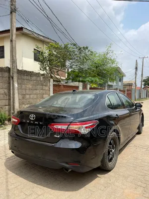 Toyota Camry XLE V6 (3.5L V6 8A) 2019 Black
