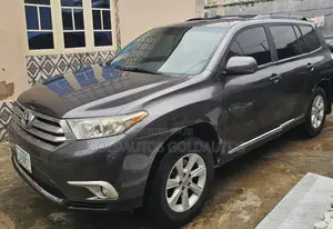 Toyota Highlander SE 3.5L 4WD 2013 Gray