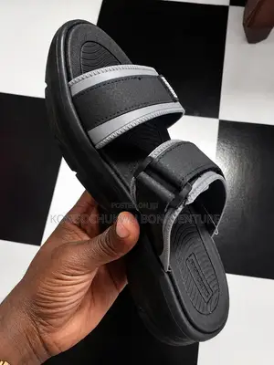 Sketchers Slide