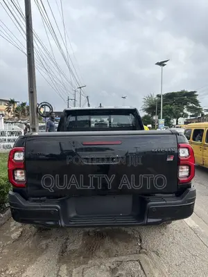 New Toyota Hilux 2025 Black