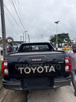 New Toyota Hilux 2025 Black