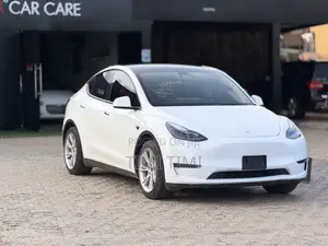Tesla Model Y 75D kWh Performance 2022 White