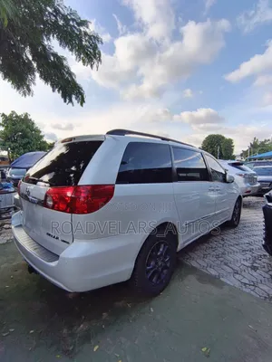Toyota Sienna 2007 White