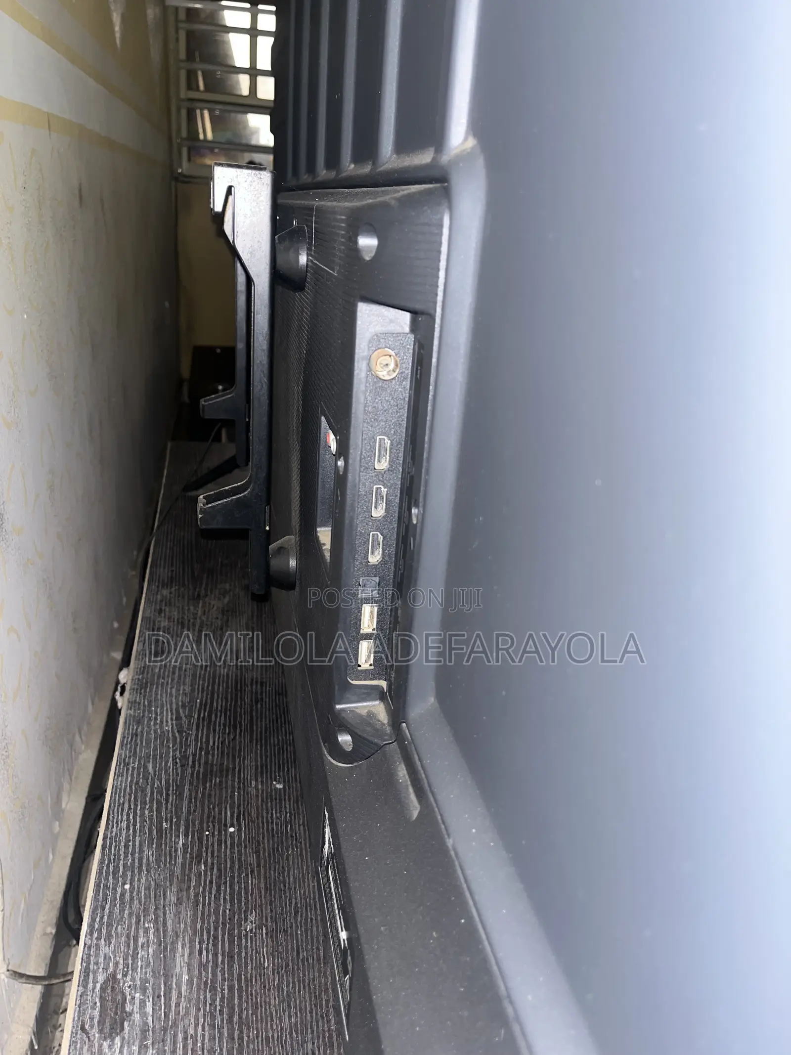 Hisense 65” TV (With Broken Screen)