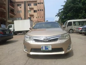 Toyota Camry 2014 Gold