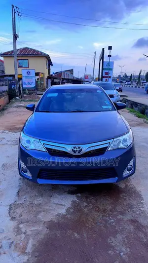 Toyota Camry LE 4dr Sedan (2.5L 4cyl 6A) 2012 Gray
