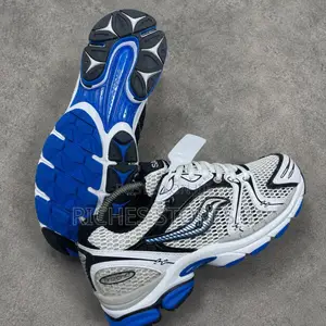 Saucony ProGrid Triumph 4 WHITE BLUE Silver Black Accents