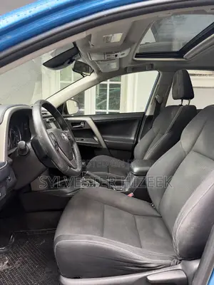 Toyota RAV4 2018 Blue