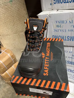 Hard Heel Safety Master Boot