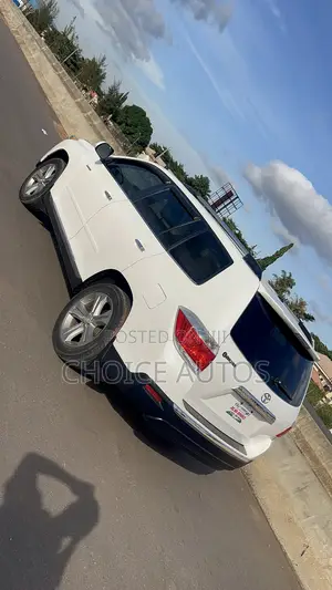 Toyota Highlander Limited 2012 White