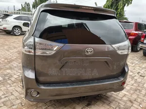 Toyota Sienna 2012 Gray